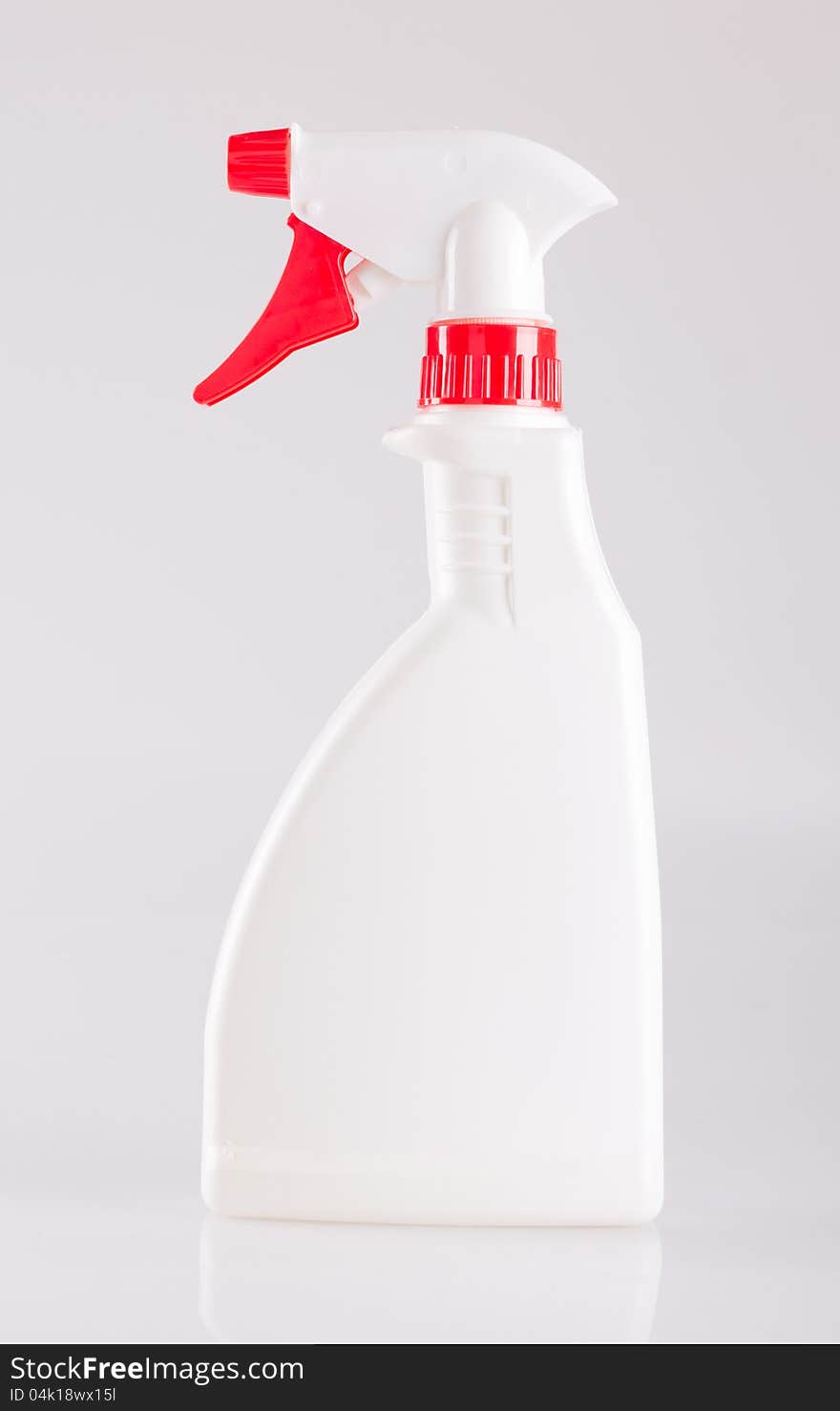 Plastic spray bottle