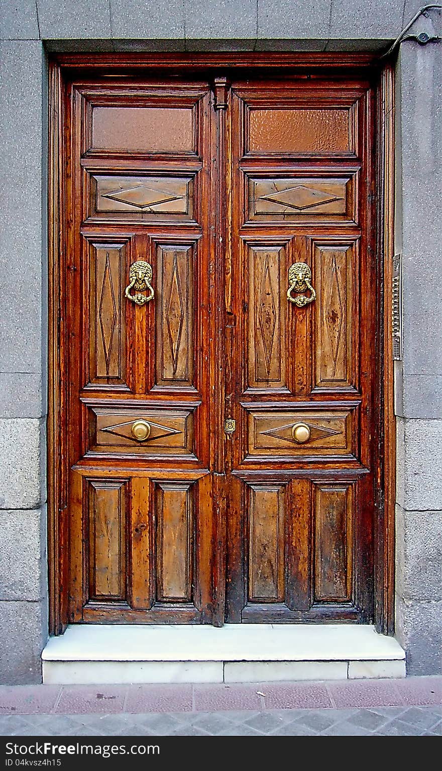 Old wooden spanish door (Madrid). Old wooden spanish door (Madrid)