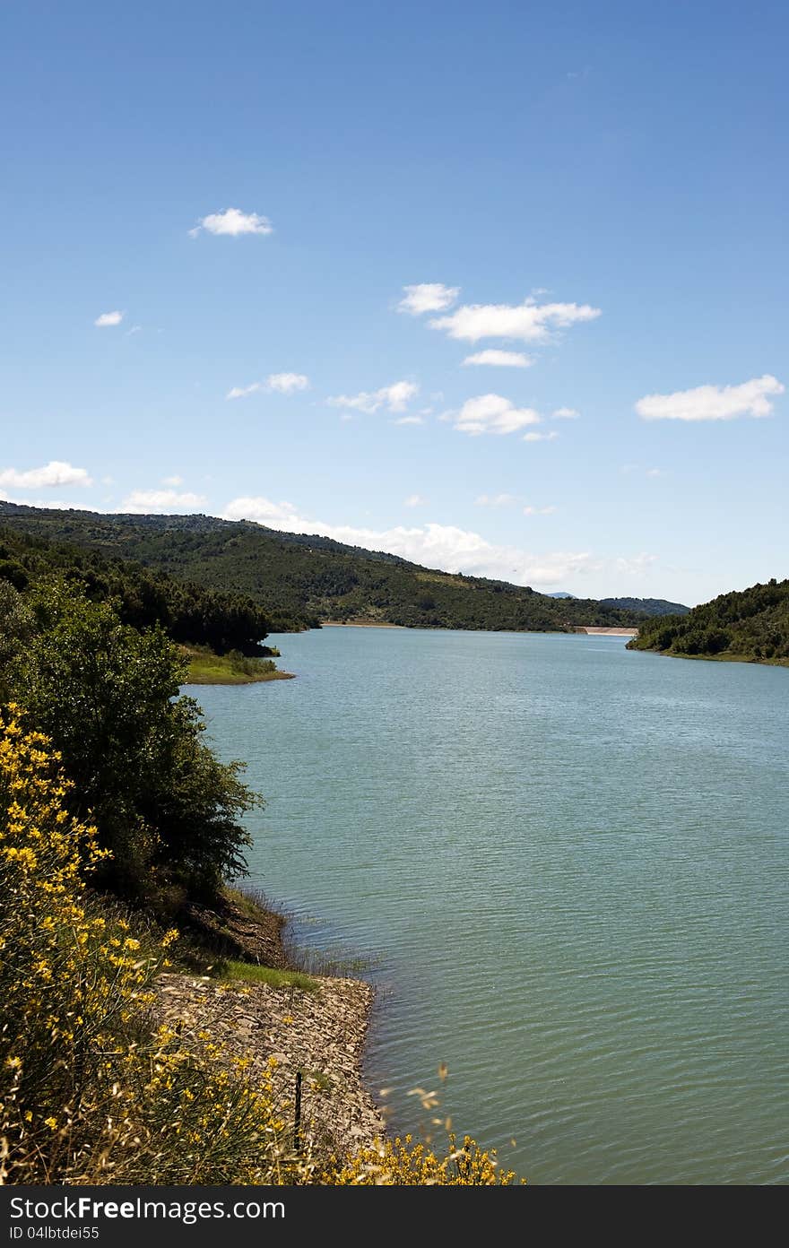 Still water over the dam Alento