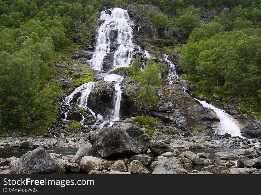 Bratlandsdalen waterfall