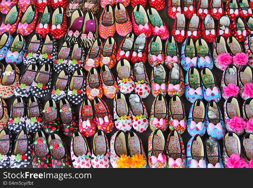 Fancy shoes in thaimarket. Handmade shoes.