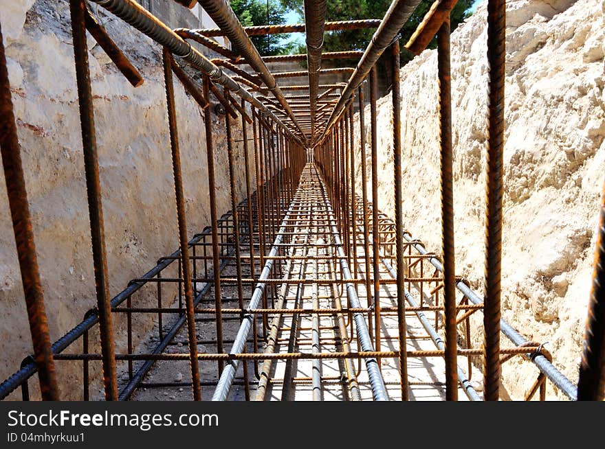 Armature foundation beam ready for the casting of the concrete