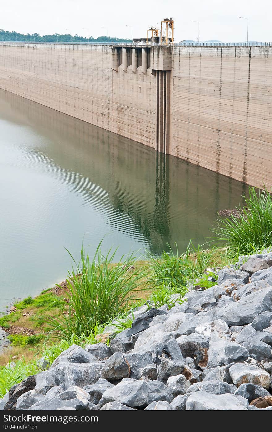 Stone and dam water level