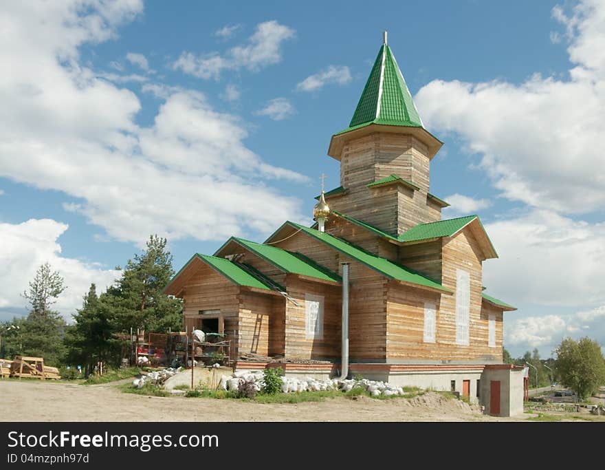 Wooden ortodox church under construction