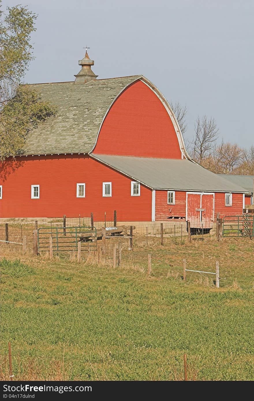 A vintage red barn with copy space