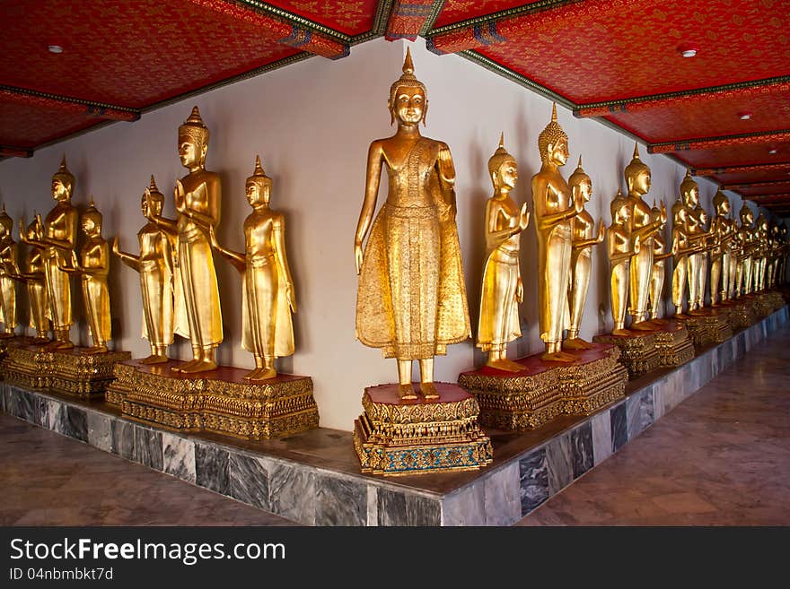 Buddha statues made of gold