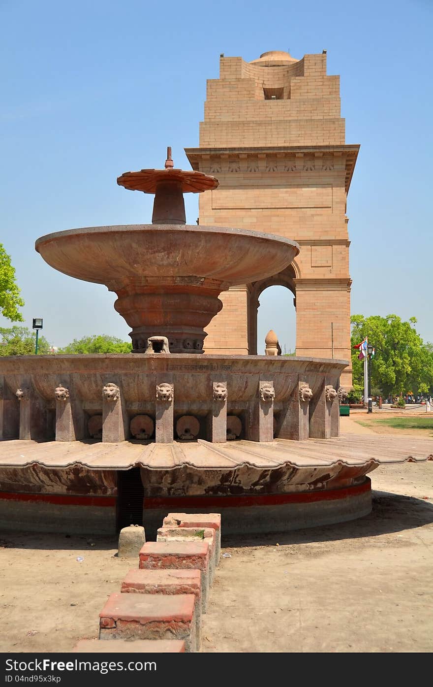 Historic India Gate Monument and fountain in Delhi