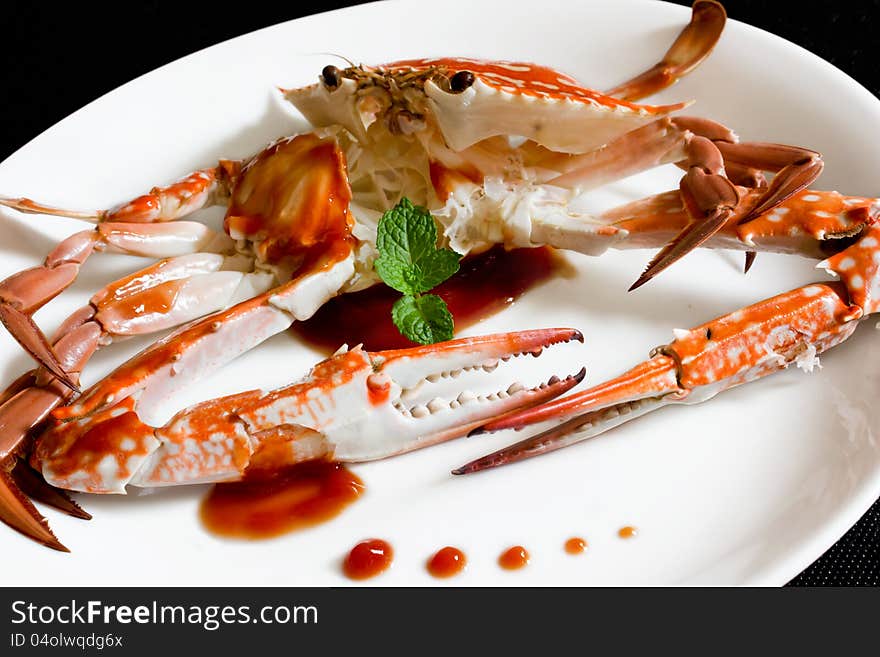 Steamed flower crab, match tomato salad dressing. Steamed flower crab, match tomato salad dressing.