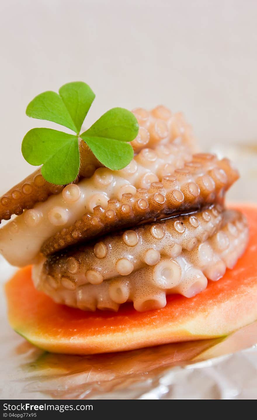 Papaya and octopus feet together baked. Papaya and octopus feet together baked.