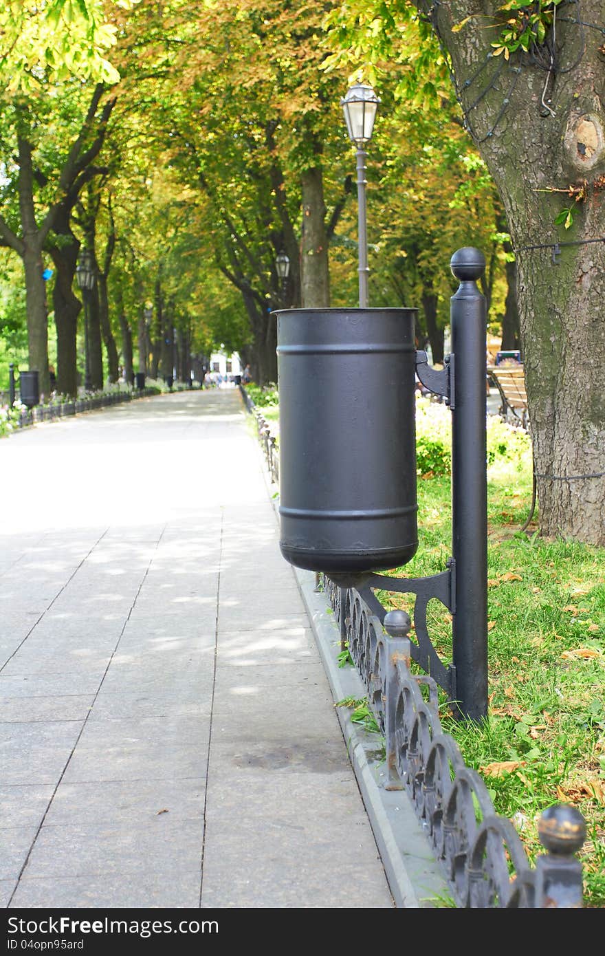 Refuse bin in a park