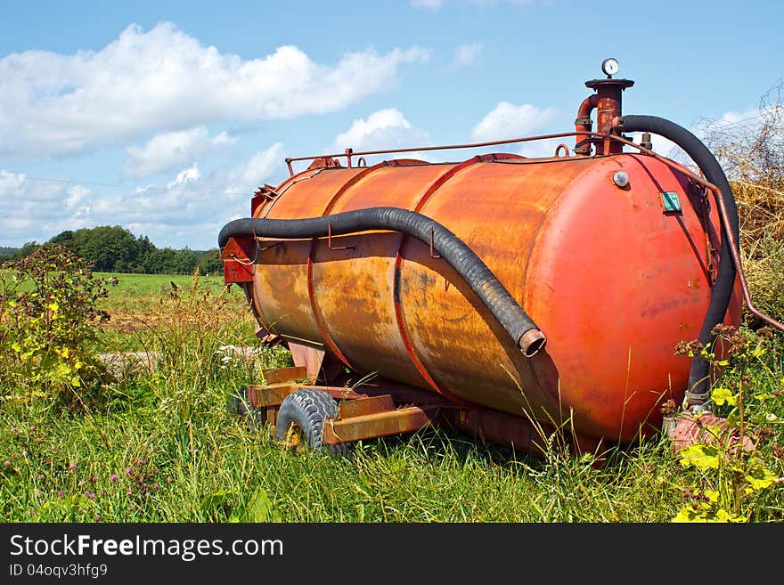 Fertilizer tank