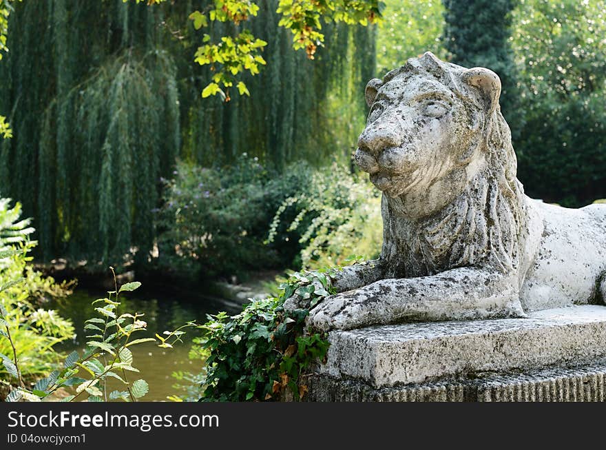 Lion sculpture in park area