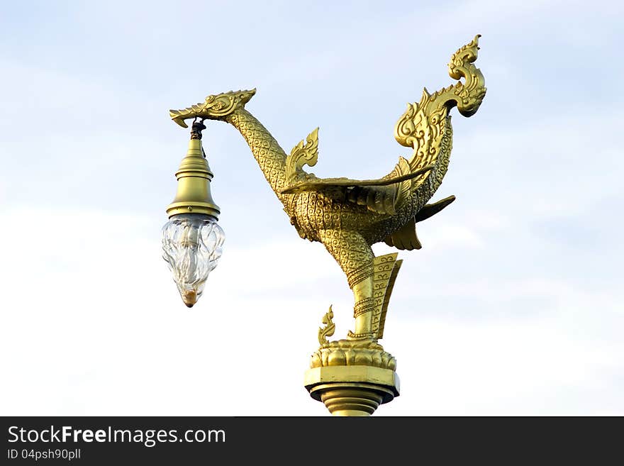 Swan lamp.A statue of the legendary people.