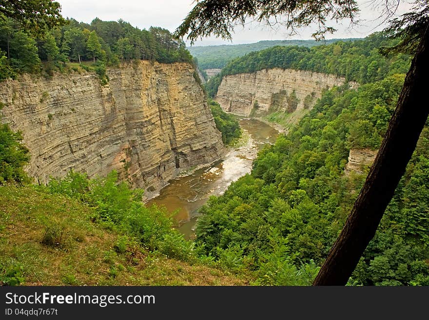 Letchworth state park canyon