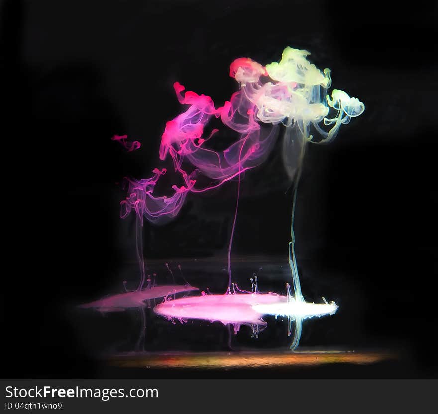 Colorful and natural creation of flowing droplets in fluids. Colorful and natural creation of flowing droplets in fluids