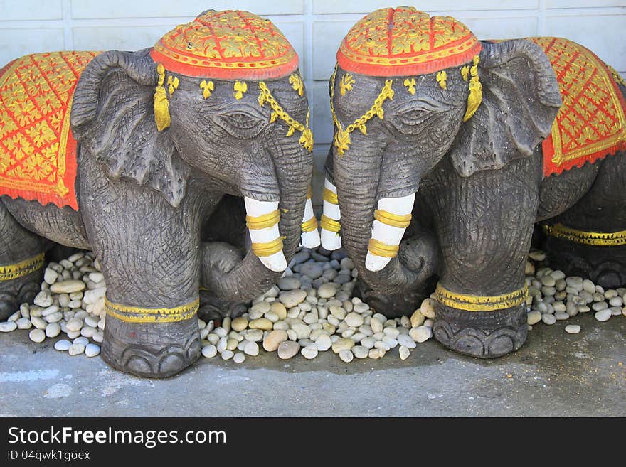 Elephants Statue