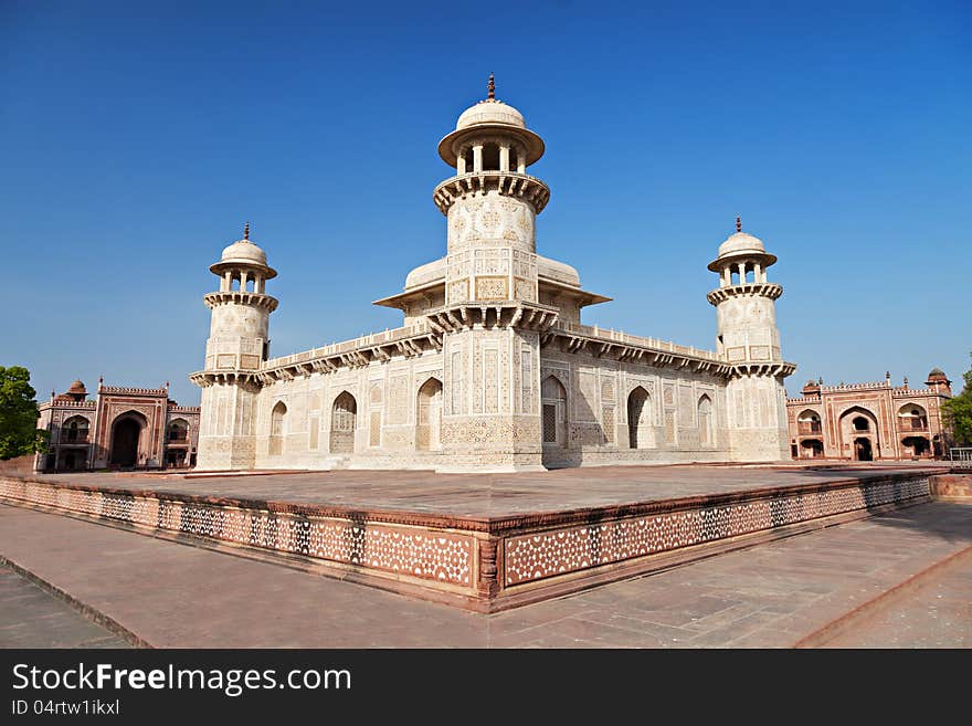 Itimad-ud-daulah, Tomb of Mizra Ghiyas beg, at sunset, Agra, Uttar Pradesh, India. Itimad-ud-daulah, Tomb of Mizra Ghiyas beg, at sunset, Agra, Uttar Pradesh, India.