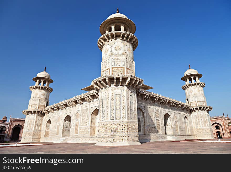 Itimad-ud-daulah, Tomb of Mizra Ghiyas beg, at sunset, Agra, Uttar Pradesh, India. Itimad-ud-daulah, Tomb of Mizra Ghiyas beg, at sunset, Agra, Uttar Pradesh, India.