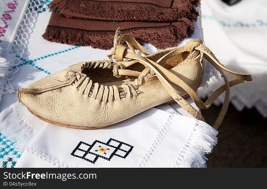 Traditionalwoman shoes