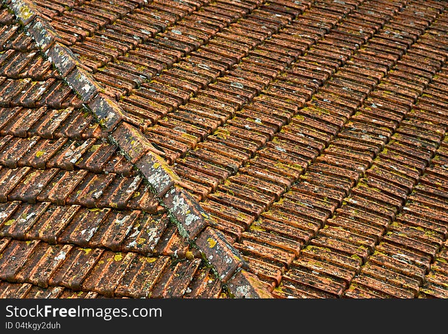 Image of an old roof in good condition