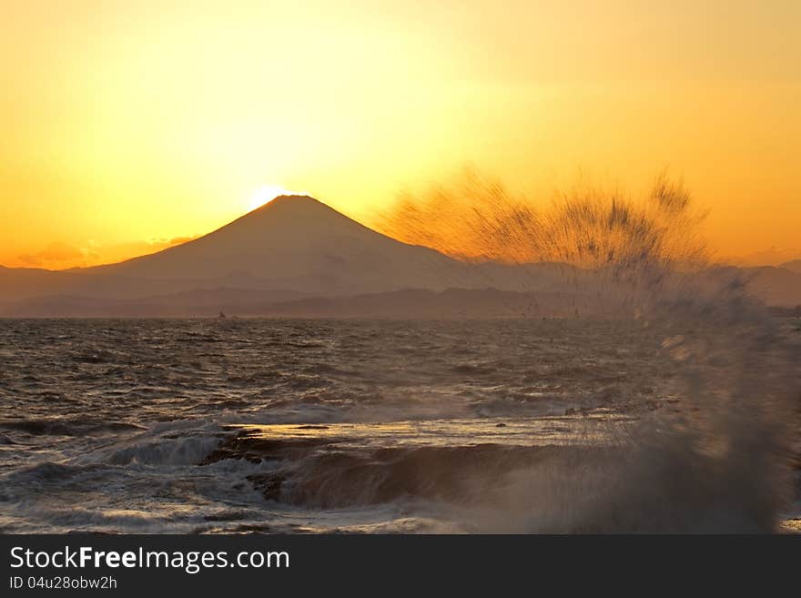 Mount Fuji is the highest mountain in Japan. Mount Fuji is the highest mountain in Japan.