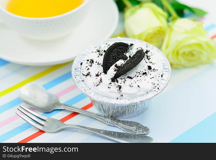 Black cookie cup cake