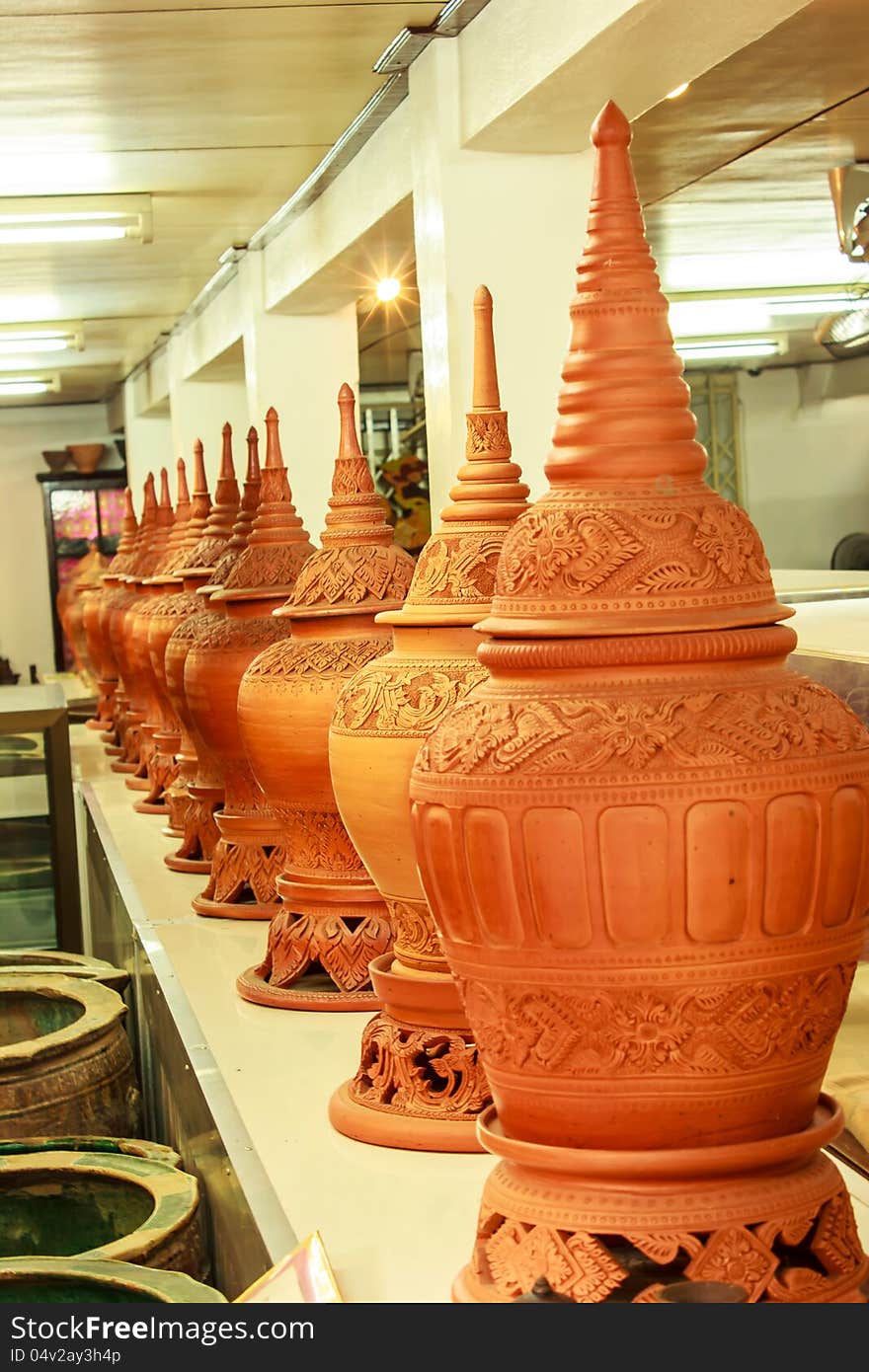 Pottery thai style at kho kret island