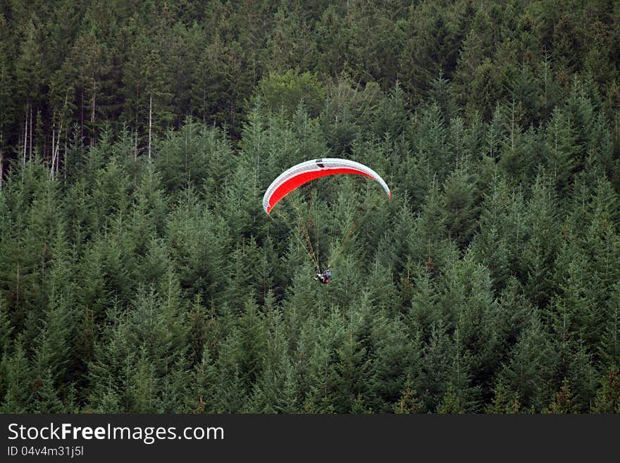 Para glider in front of mountain. Para glider in front of mountain