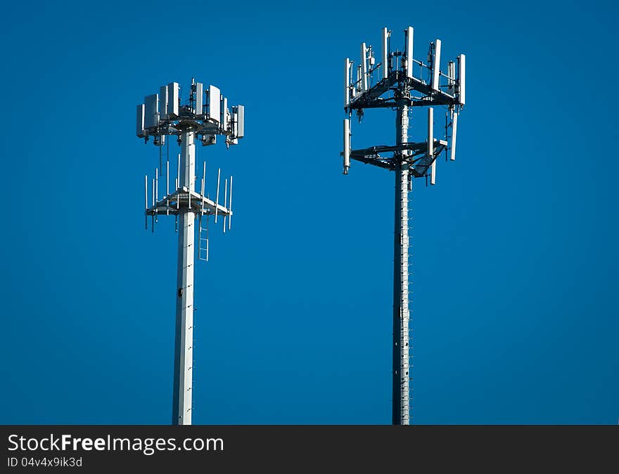 Satelite communications tower for wireless devices