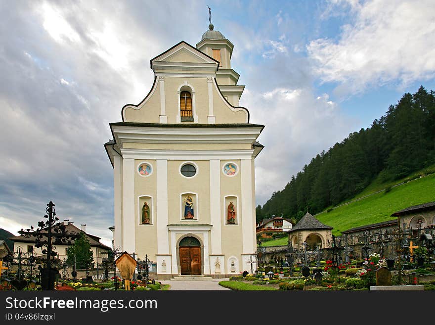 Church and cemetery of the Sesto