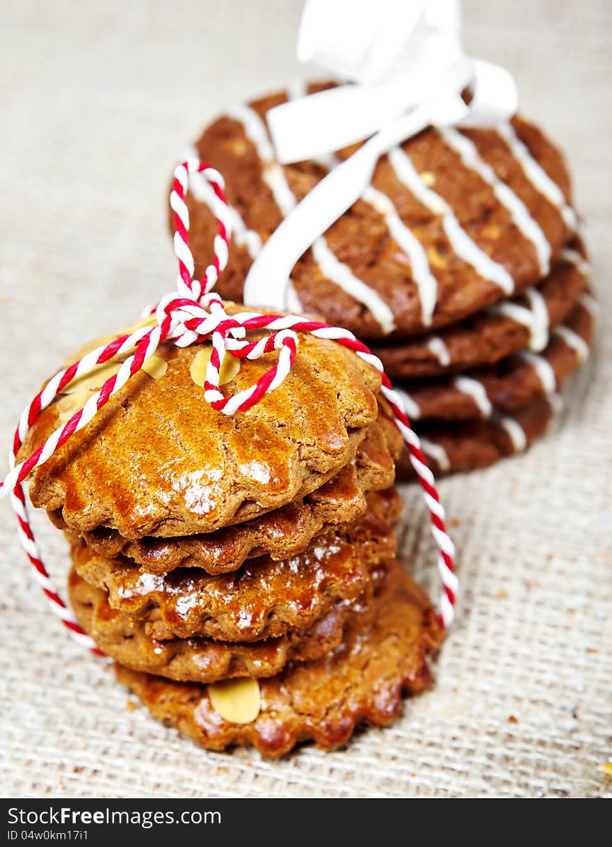 Christmas cookies decorated with ribbons