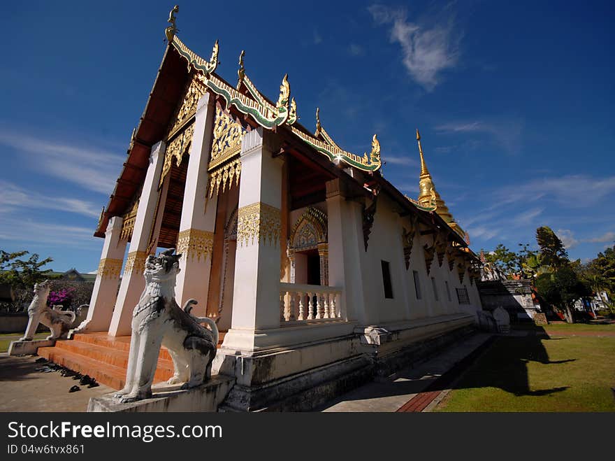 Sanctuary-Wat chang Kham.