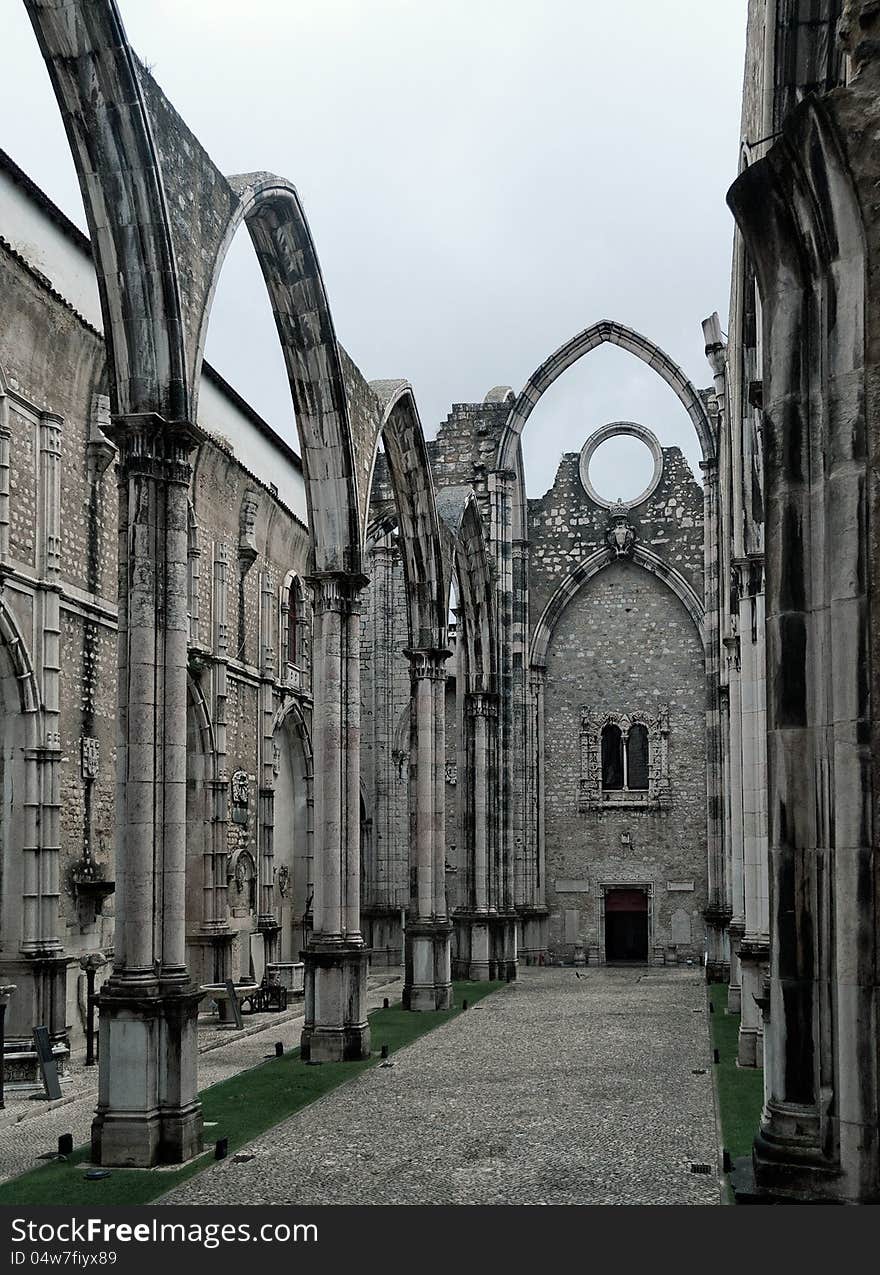 Carmo Convent &x28;Lisbon&x29;