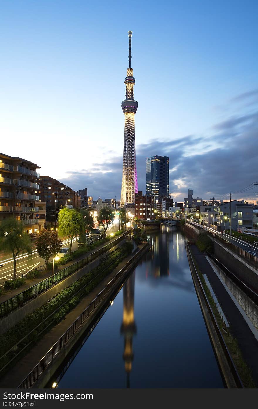 Tokyo sky tree is the world's tallest free-standing broadcasting tower ,it was finally decided on 634m