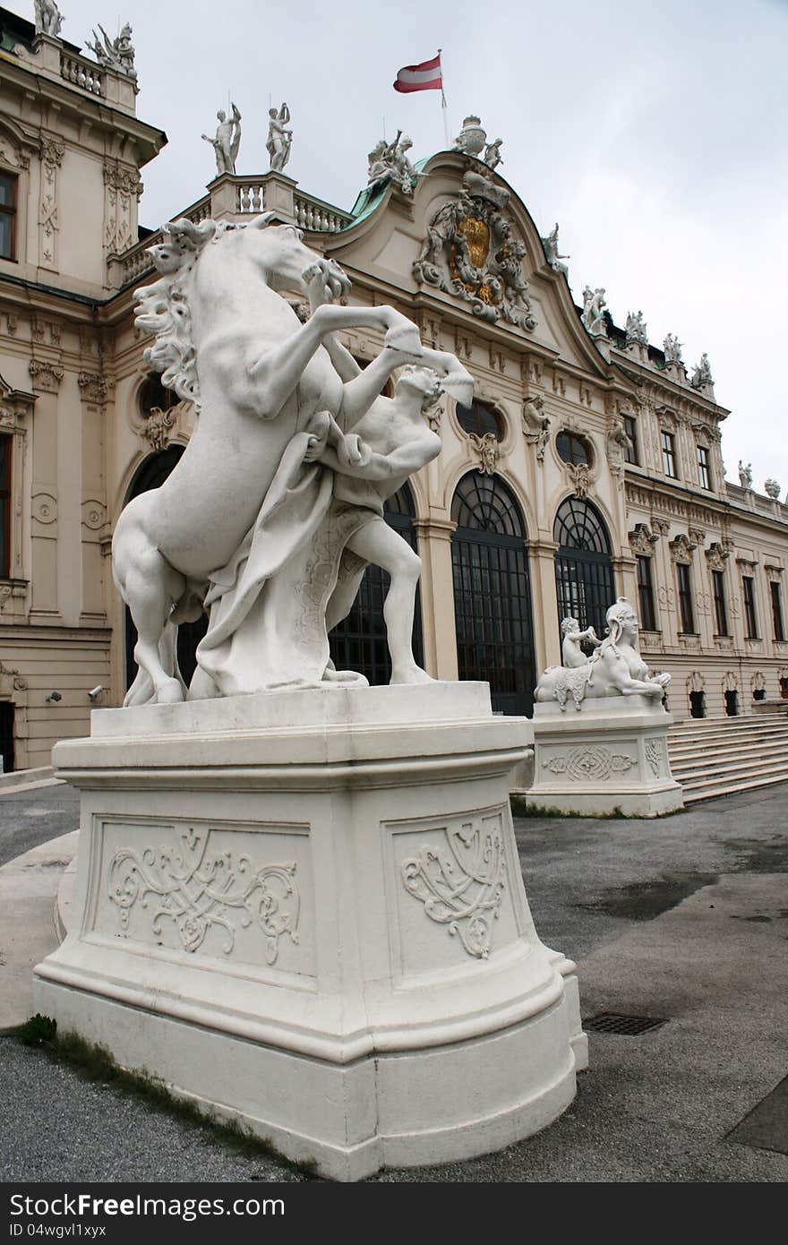 Horse statue before Belvedere Palace