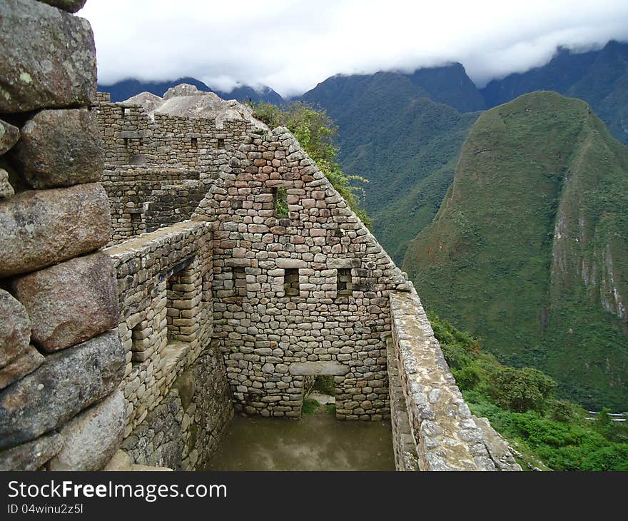 Machu Picchu - over a cliff