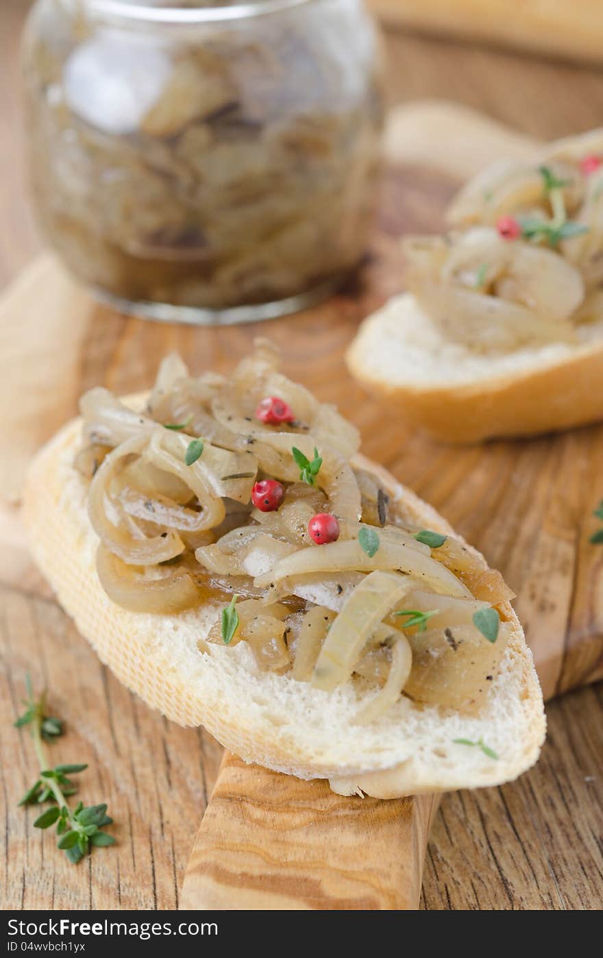 Confit of shallots on a piece of baguette