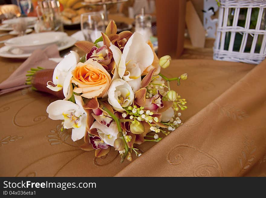 Wedding table setting. Place Bride's Bouquet. Wedding table setting. Place Bride's Bouquet