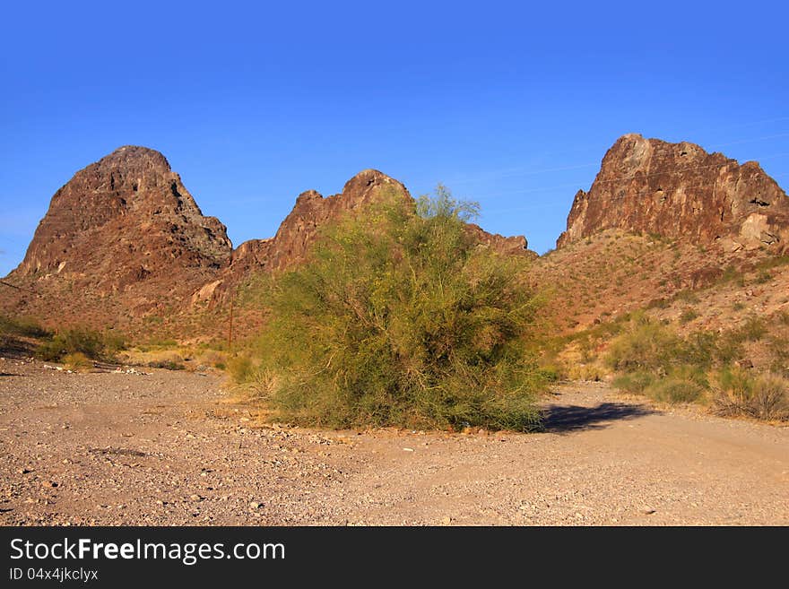 Red rock mountains near Havasu city