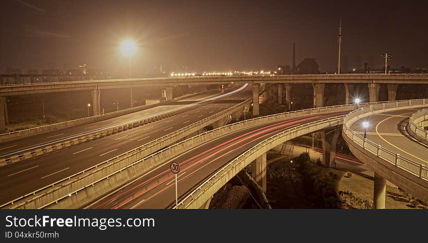 Viaduct of the night, Light trails