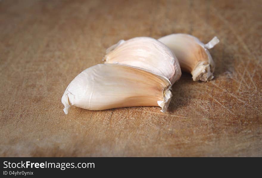 Three white onion / garlic