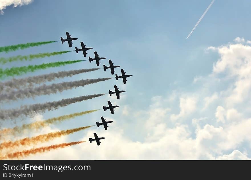 Frecce Tricolori (Italian, literally Tricolour Arrows), is the aerobatic demonstration team of the Italian Aeronautica Militare. Frecce Tricolori (Italian, literally Tricolour Arrows), is the aerobatic demonstration team of the Italian Aeronautica Militare