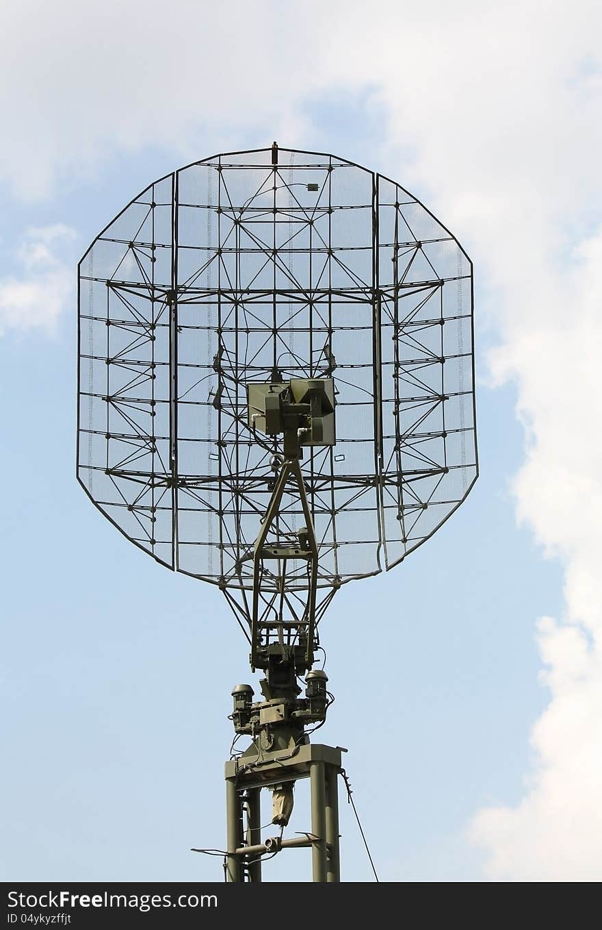 Military radar antenna for object's detection and ranging