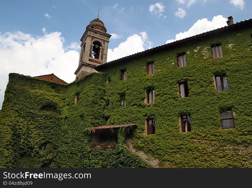 Ivy-covered house in Tuscany