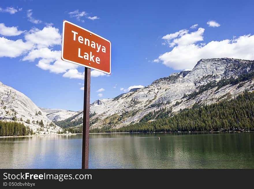 Tenaya Lake, Yosemite National Park, California, USA