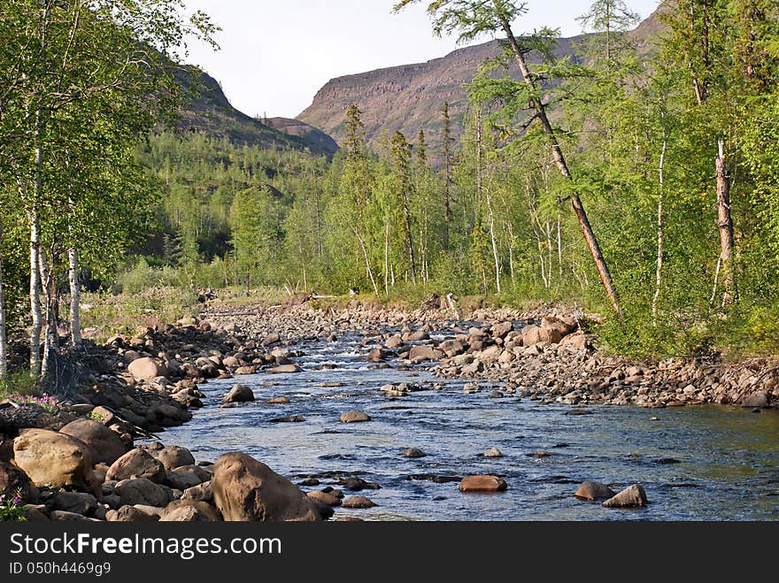 In the upper river Bucharama has stones in line