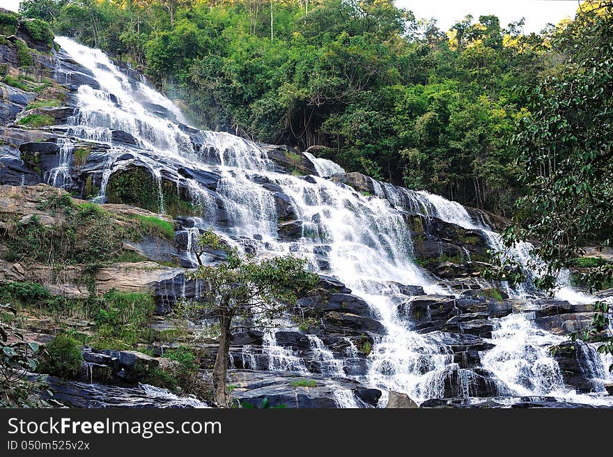 Khun-mae-ya waterfall