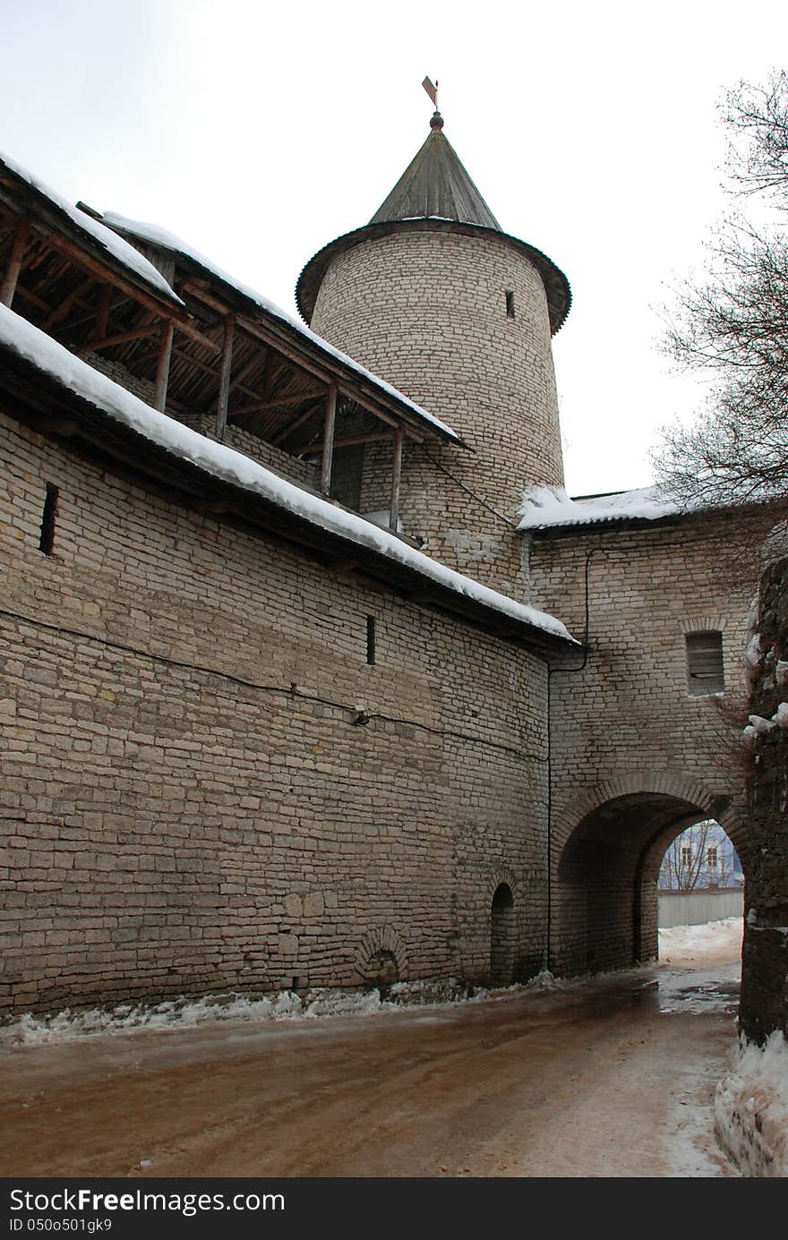 The walls of the Pskov Kremlin. Look at the entrance. The walls of the Pskov Kremlin. Look at the entrance.