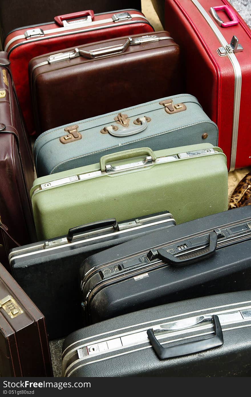 Bag suitcases