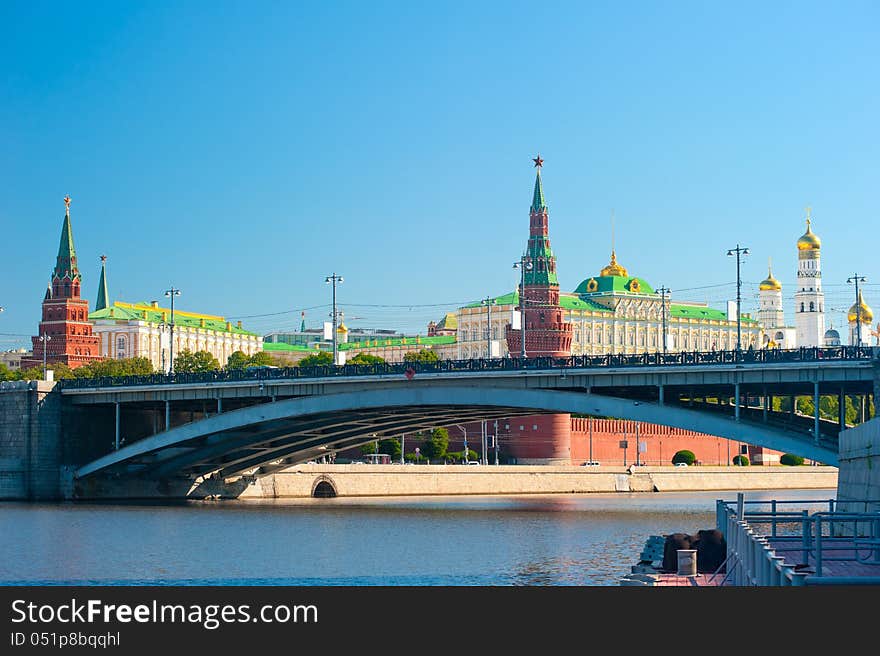 The Kremlin, Moscow, Bolshoy Stone Bridge, Vodovzvodnaya (Sviblova) Tower, the Kremlin Palace and Cathedrals